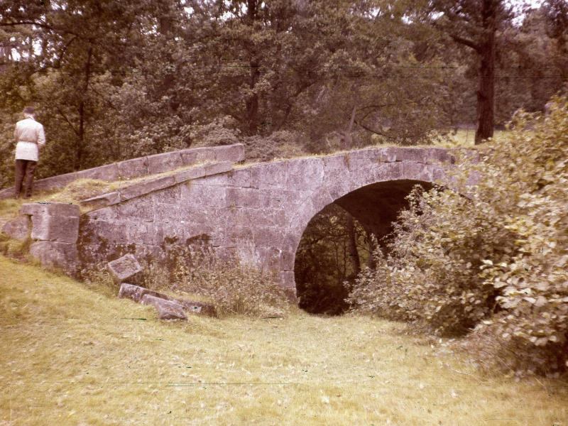 The bridge in 1963. Photo JG Parkinson, by permission of Online Transport Archive
