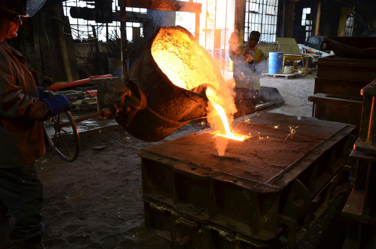 Pouring into the mould