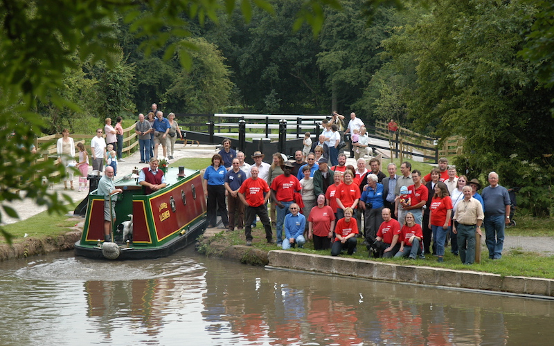Waterway Recovery Group and local volunteers at Froghall on opening day of the first lock and basin, 2005